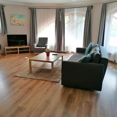 Pannonia Apartman Esztergom Buitenkant foto