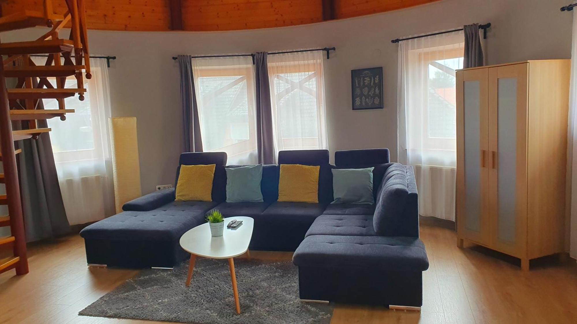 Pannonia Apartman Esztergom Kamer foto
