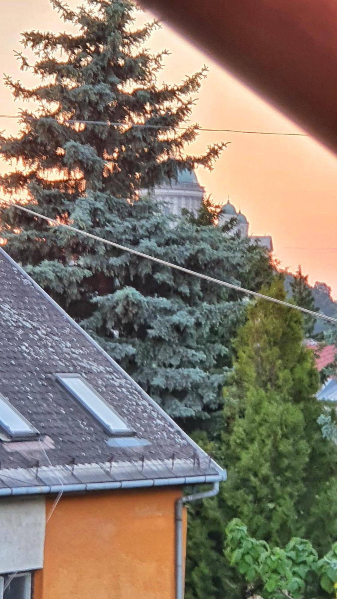 Pannonia Apartman Esztergom Kamer foto