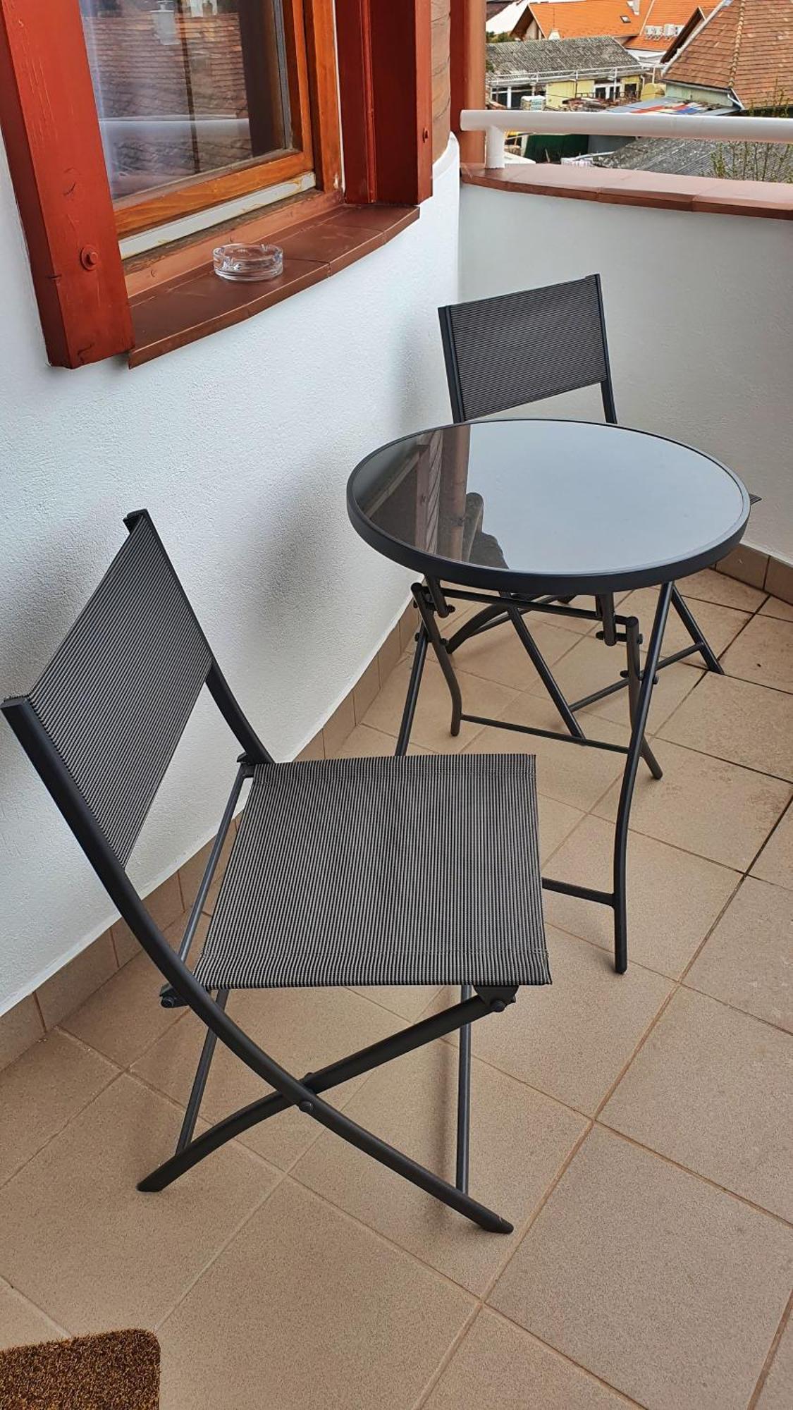 Pannonia Apartman Esztergom Kamer foto