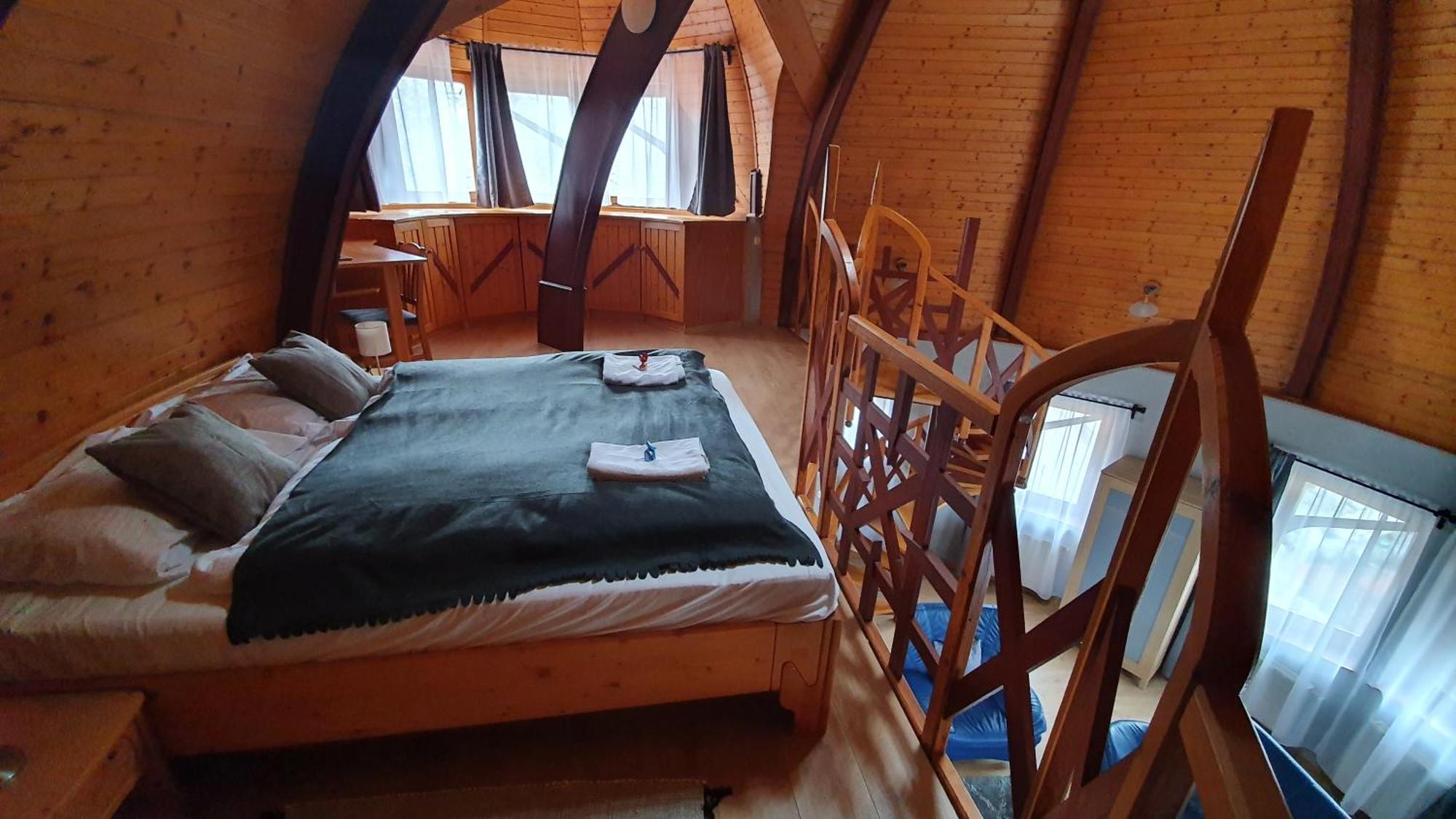 Pannonia Apartman Esztergom Kamer foto