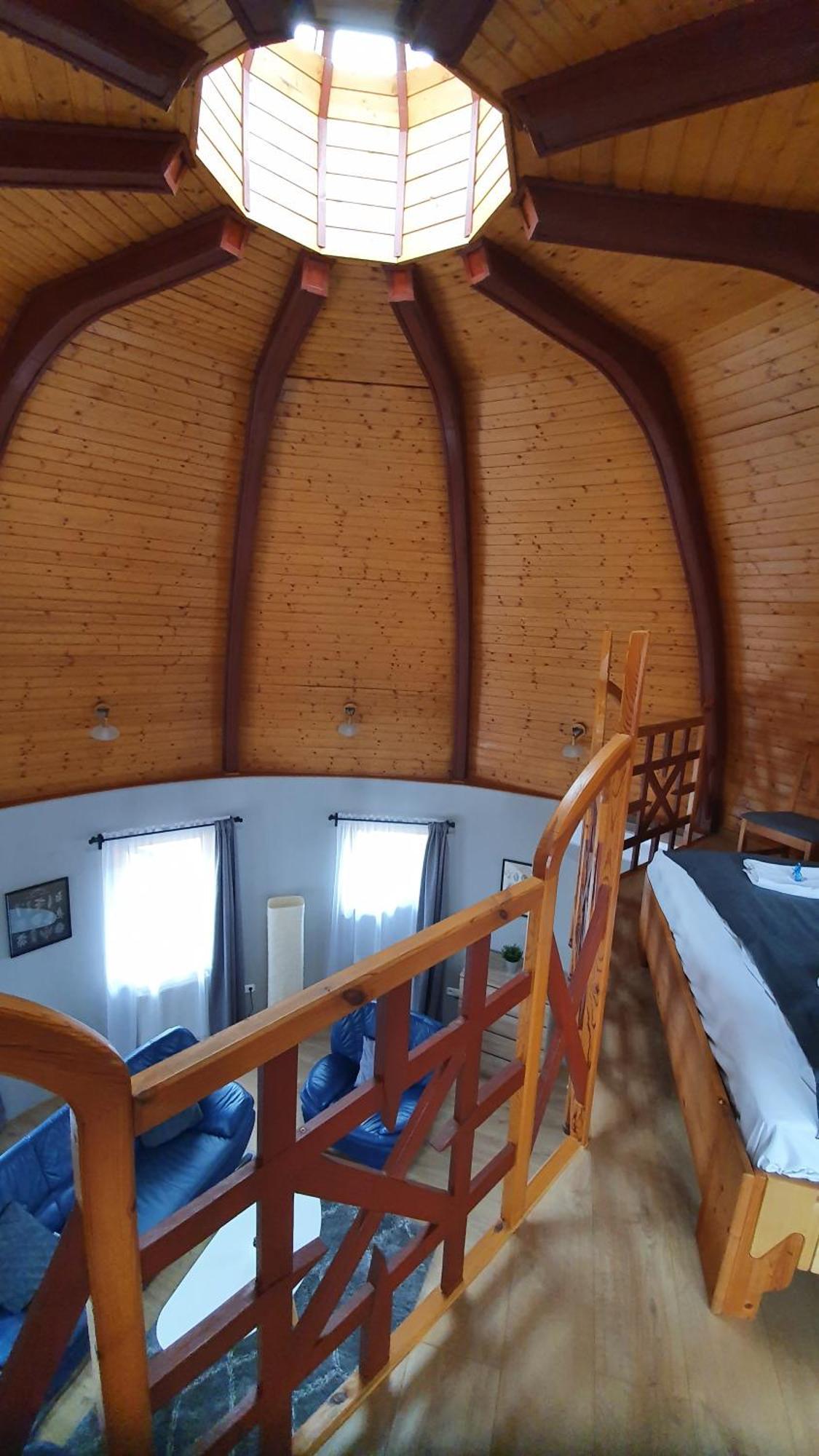 Pannonia Apartman Esztergom Kamer foto