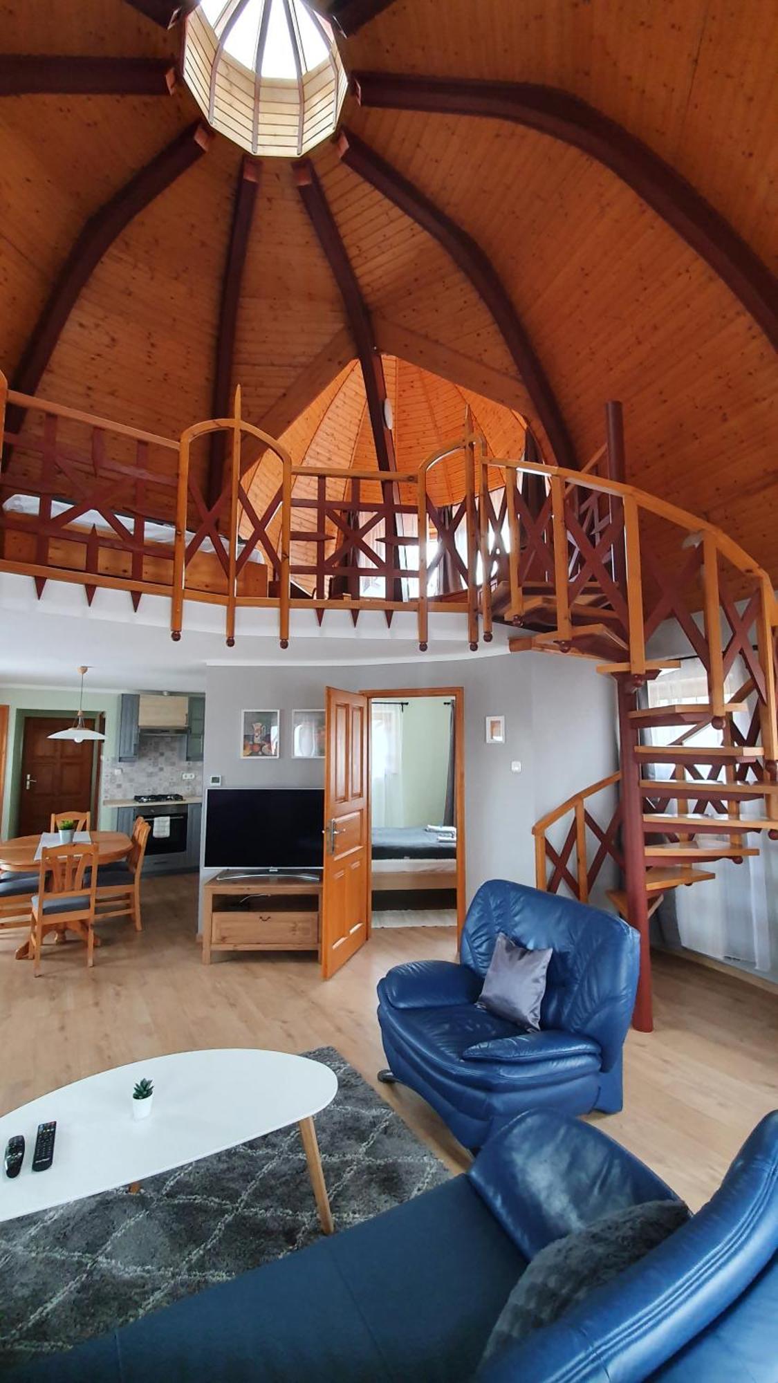 Pannonia Apartman Esztergom Kamer foto