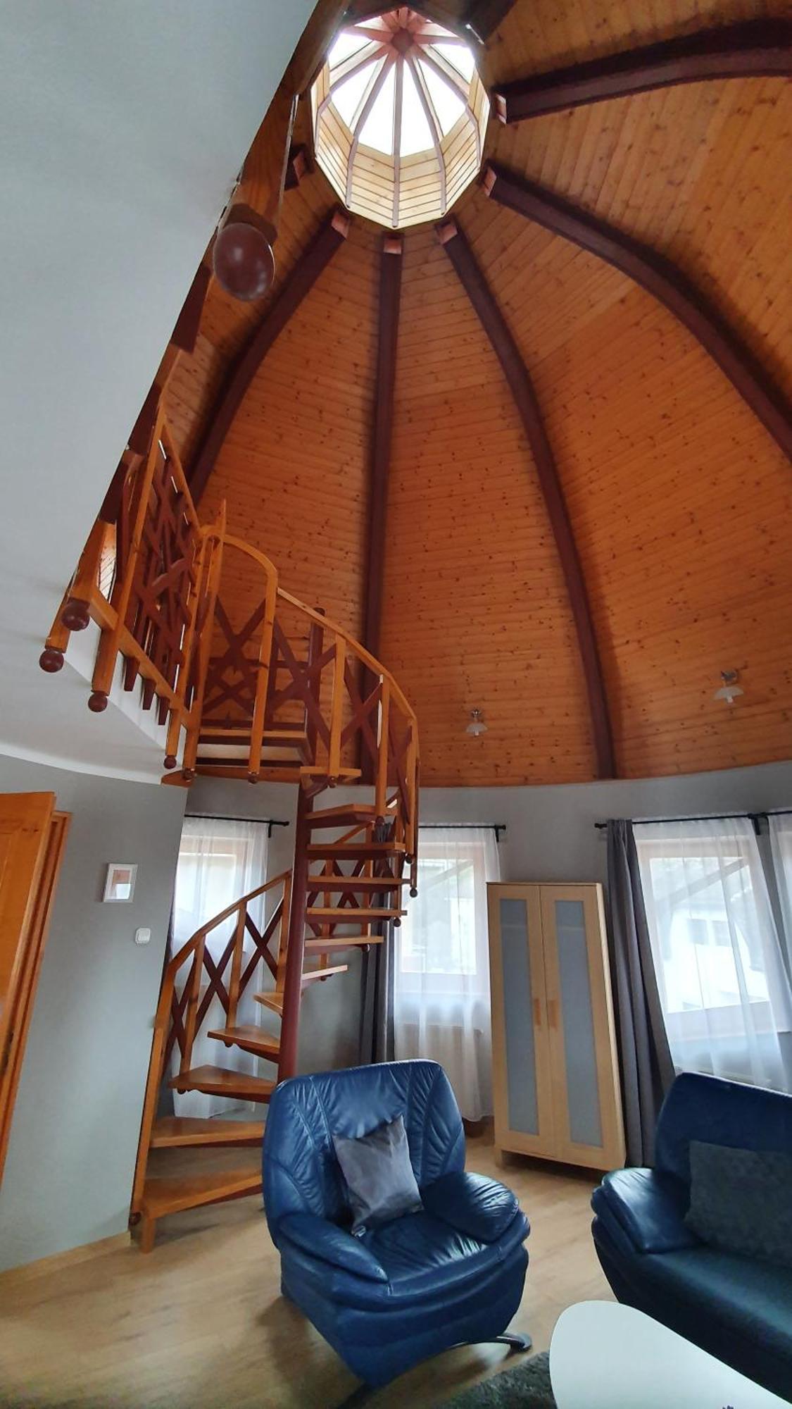 Pannonia Apartman Esztergom Kamer foto